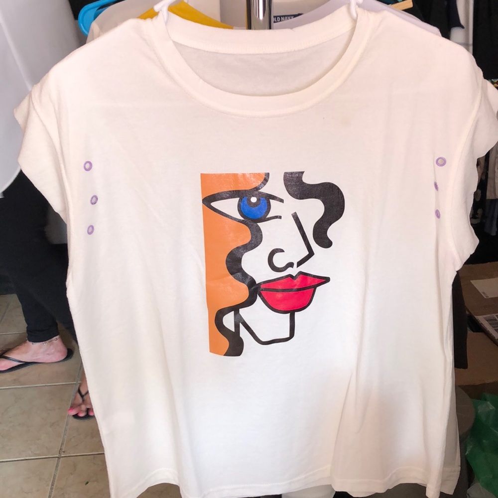 Abstract girl tee